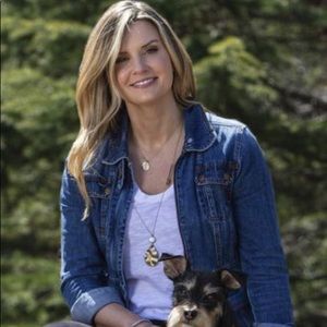 Meet your Posher, Adrienne